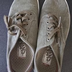 Army/Olive Green Canvas Vans Era US size 10.5