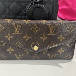 Louis Vuitton Sarah Wallet