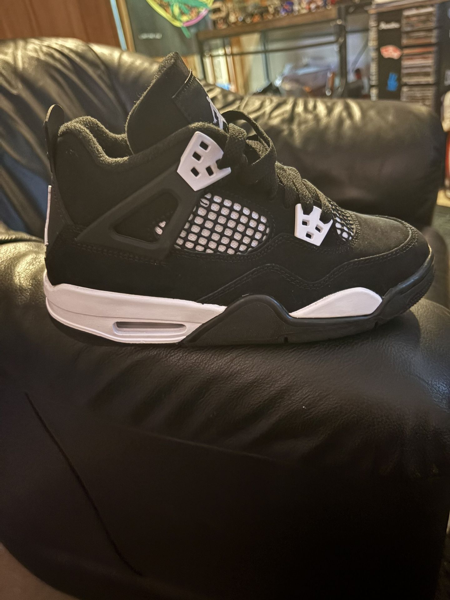 Jordan 4