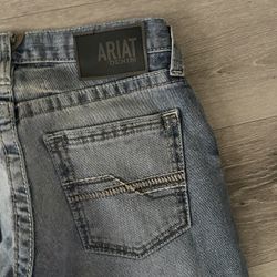 ariat jeans size 29/32