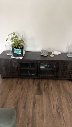 TV stand/media cabinet
