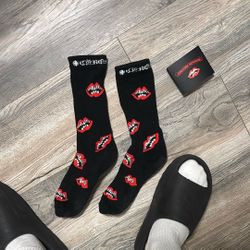 Chrome heart chomper socks black