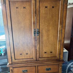 Entertainment Center/Shelving/Drawers