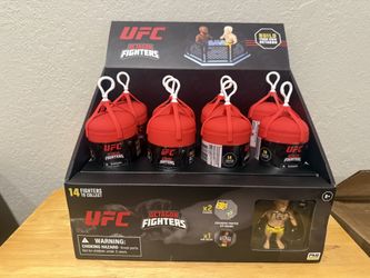 UFC Octagon Fighters 8 Sealed Blind Punching Bags Pack Figures + Display MMA