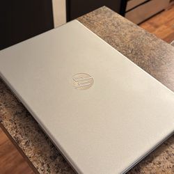 HP Laptop 15.6 12th Gen Intel(R) Core i5 (Touchscreen