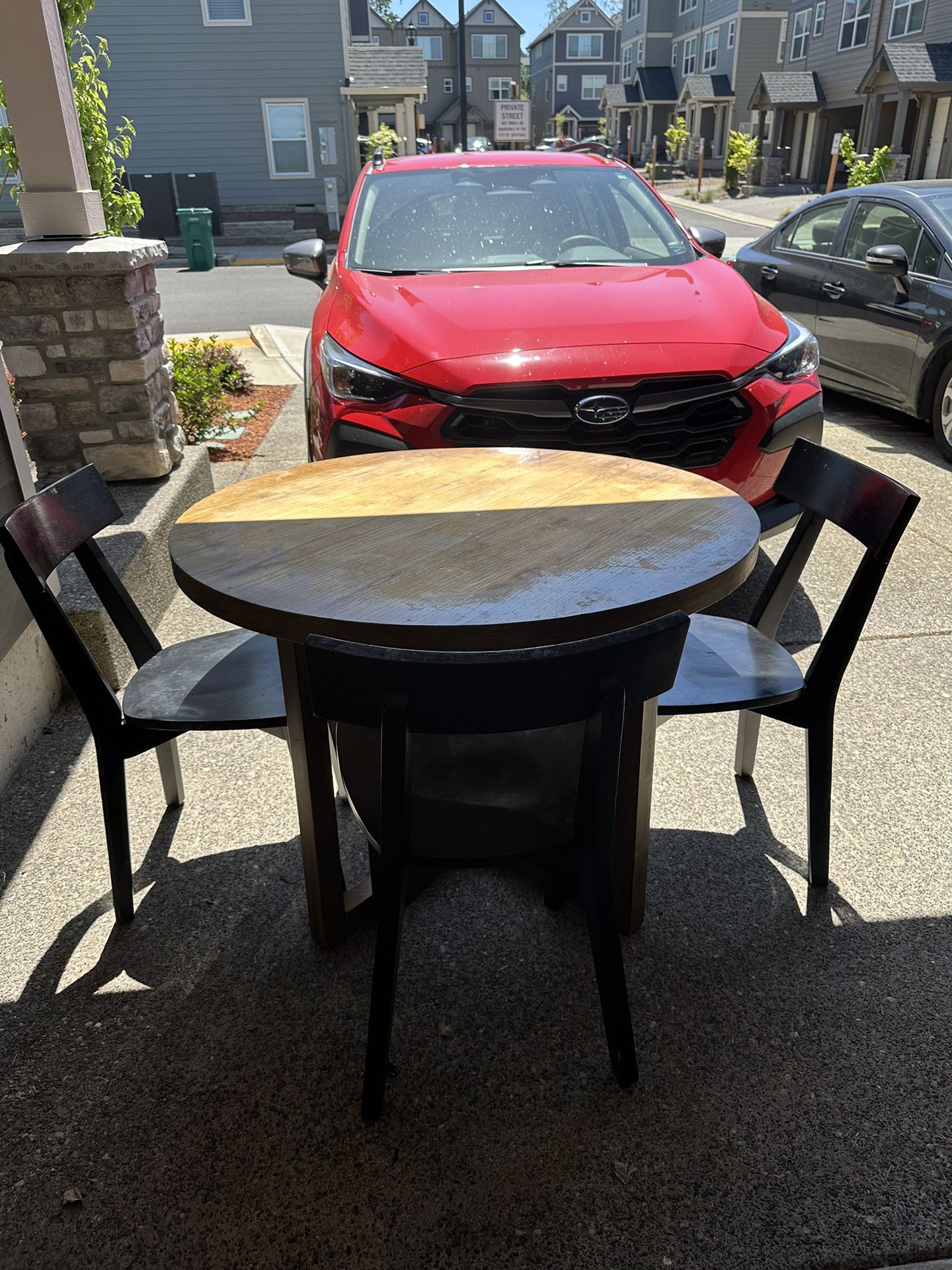 Free Dining Table Set 