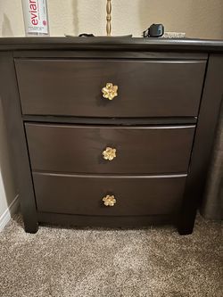 Set of 2 Solid Wood Nightstands – Espresso Finish – 28” x 28” x 17”