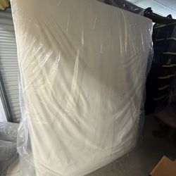 Queen mattress 