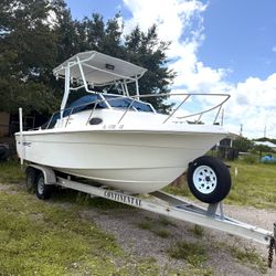 Barco de Pesca y Familiar 