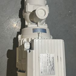 GGIANNESHI PUMPS BOATS 