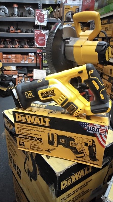 DEWALT 20V MAX LITHIUM ION BRUSHLESS XR COMPACT RECIPROCATING SAW (TOOL ONLY)