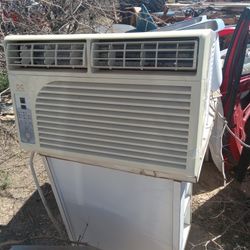 A/C Window. Brand DAEWOO. 