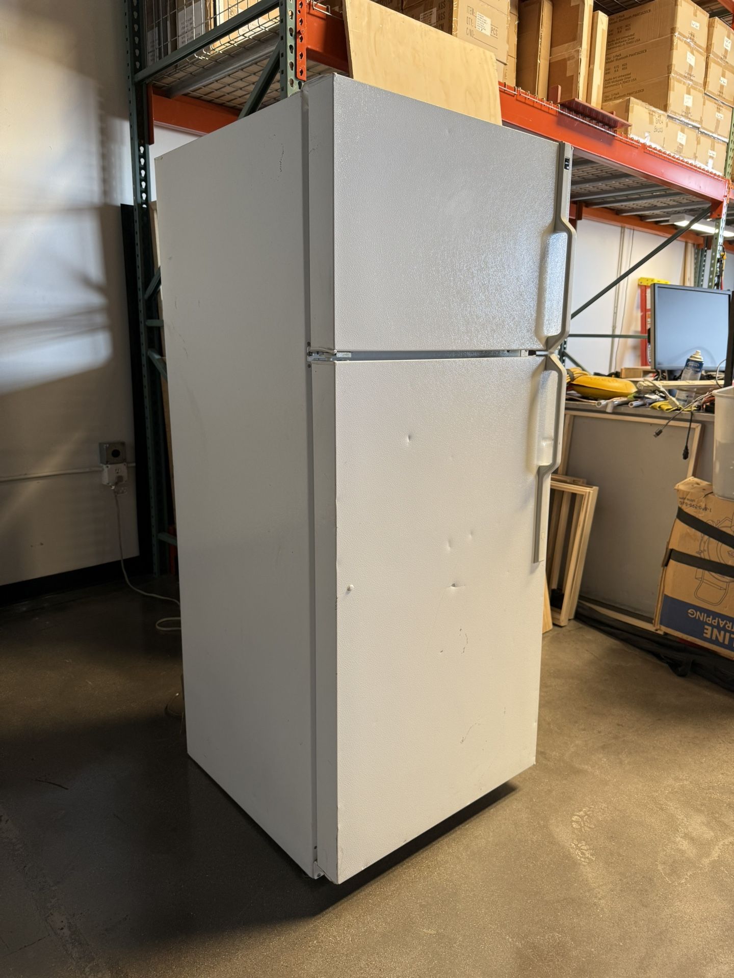 Working Fridge – Great for Garage, Shop, or Extra Storage