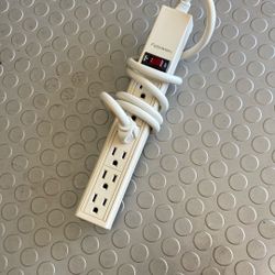 Fellowes 6 Outlet Surge Protector 