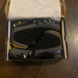 Air Jordan Retro 9 black/gold