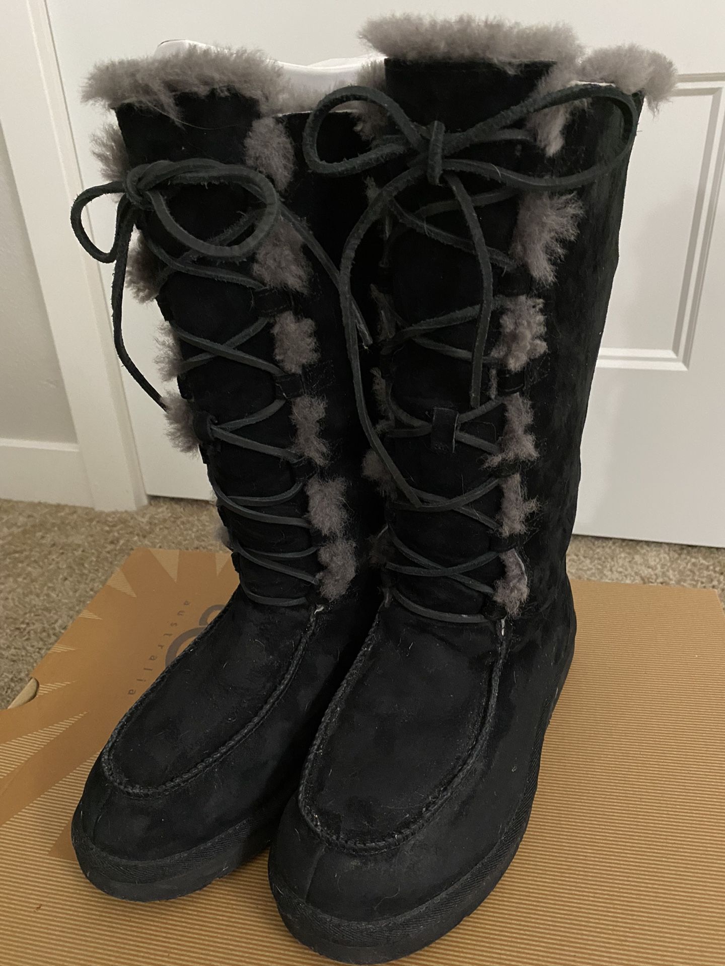 UGG Uptown II Black Suede Fur-Lined Boots Size 9 (worn 2-3 times)