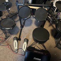 Alesis Electric Drum Set w Amp