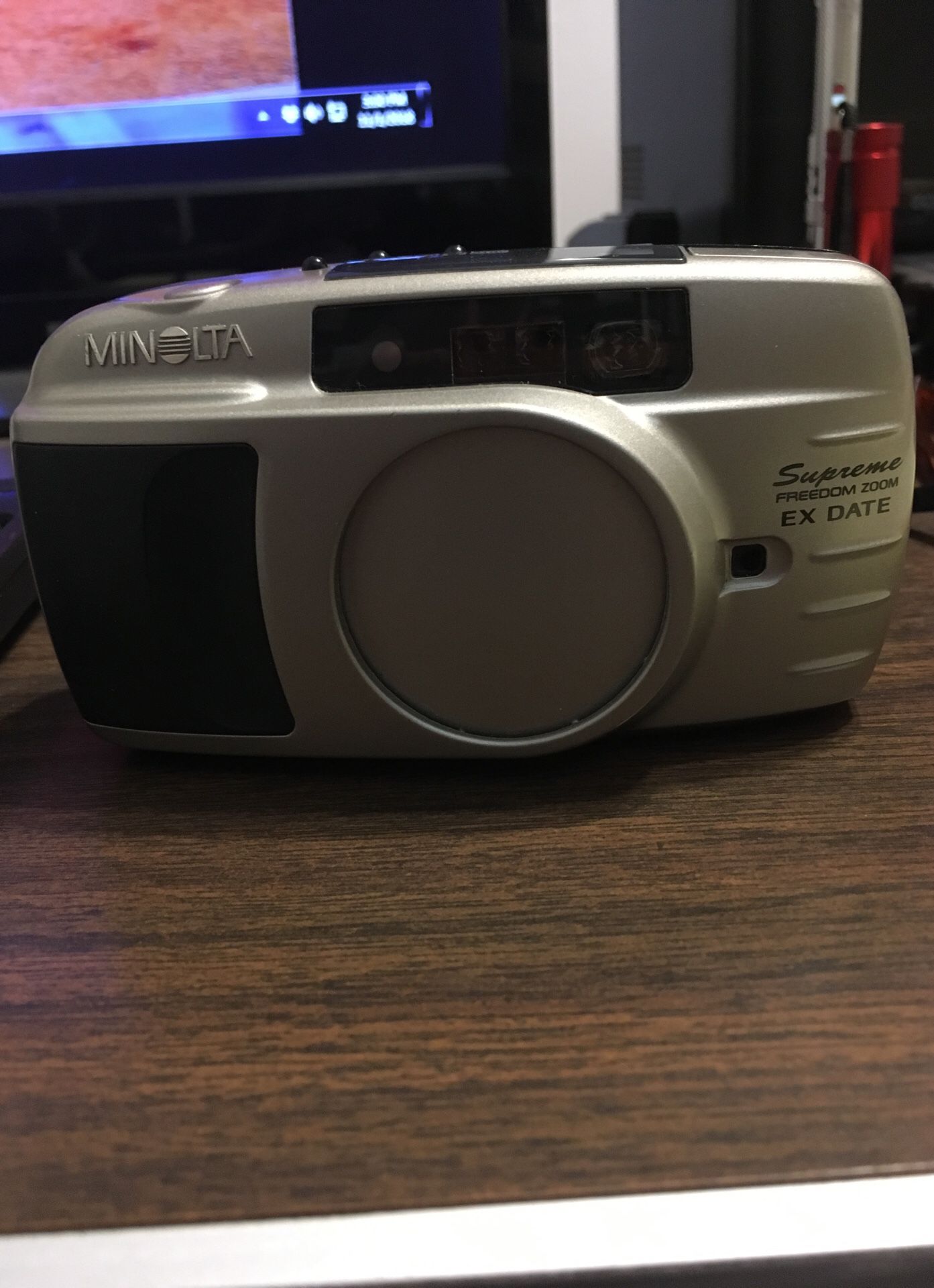 Minolta Supreme Freedom Zoom EX DATE camera