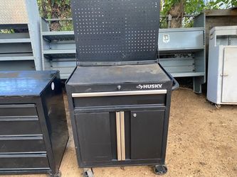 HUSKY TOOL BOX WHIT KEY