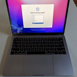  Apple MacBook Pro with 2.6GHz Intel Core i7 (15.4 inch, 16GB RAM, 256GB) Silver