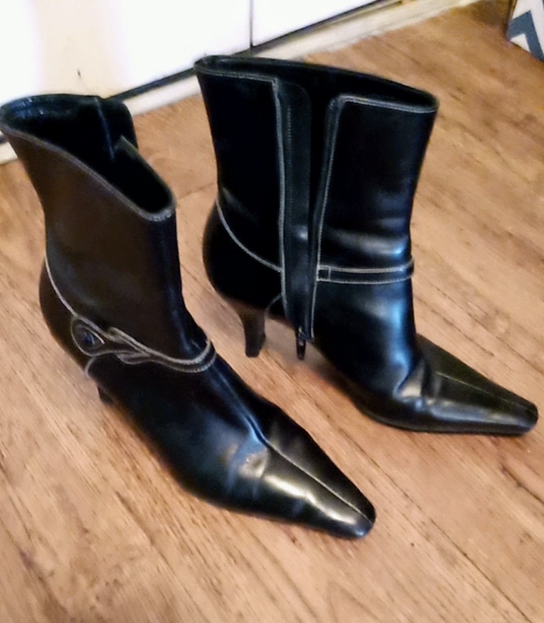 Ladies boots