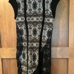 Guess Size 6 Cap Sleeve Dress With Lace