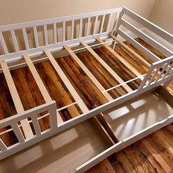 Like New Twin Bed (w Mattress) 