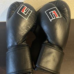CRNR Combat Corner 16oz Leather Boxing Gloves and wraps