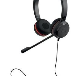 Jabra Evolve 30 Wired Stereo UC Headset - USB connection

