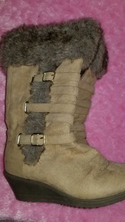 Girls tan/fur boots