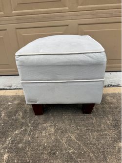 Eddie Bauer Upholstered Ottoman / Footstool with Wood Legs – Light Gray