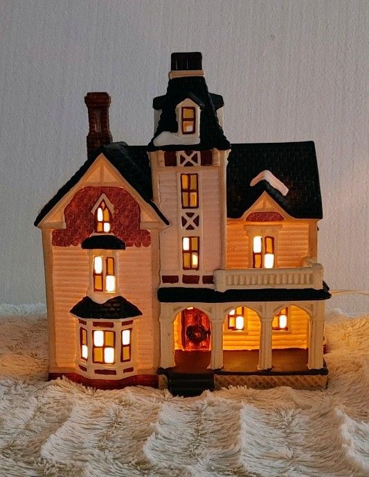 1997 Dickens Collectible Victorian Series Porcelain House