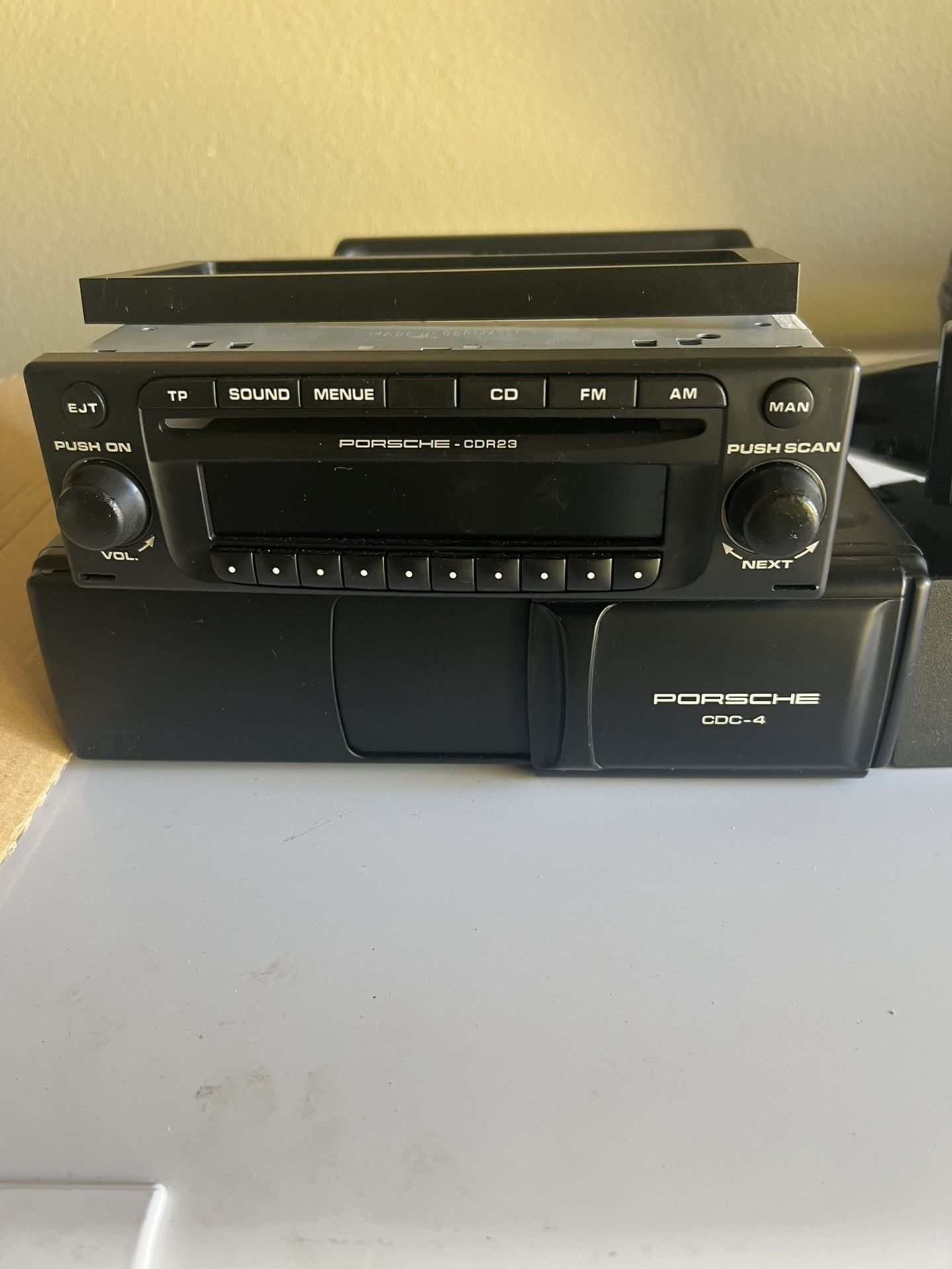 Stereo Sistem For Porsche