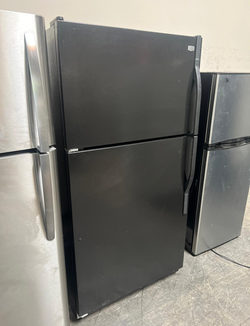 Maytag Top Freezer Fridge – Black, Ice Maker, Clean