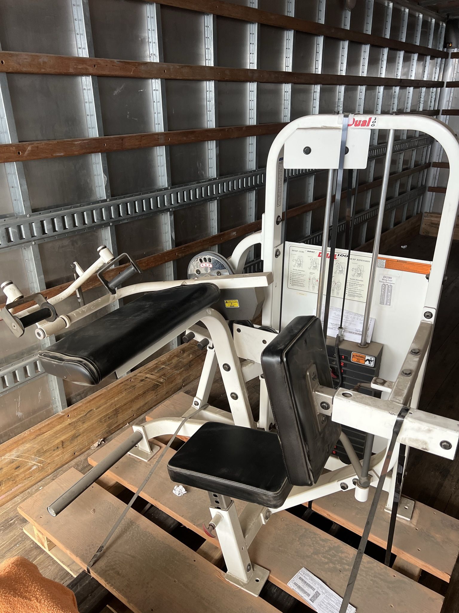 Hoist Fitness Dual 100 Bicep Curl / Tricep Extension Machine