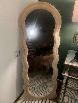 Floor mirrors
