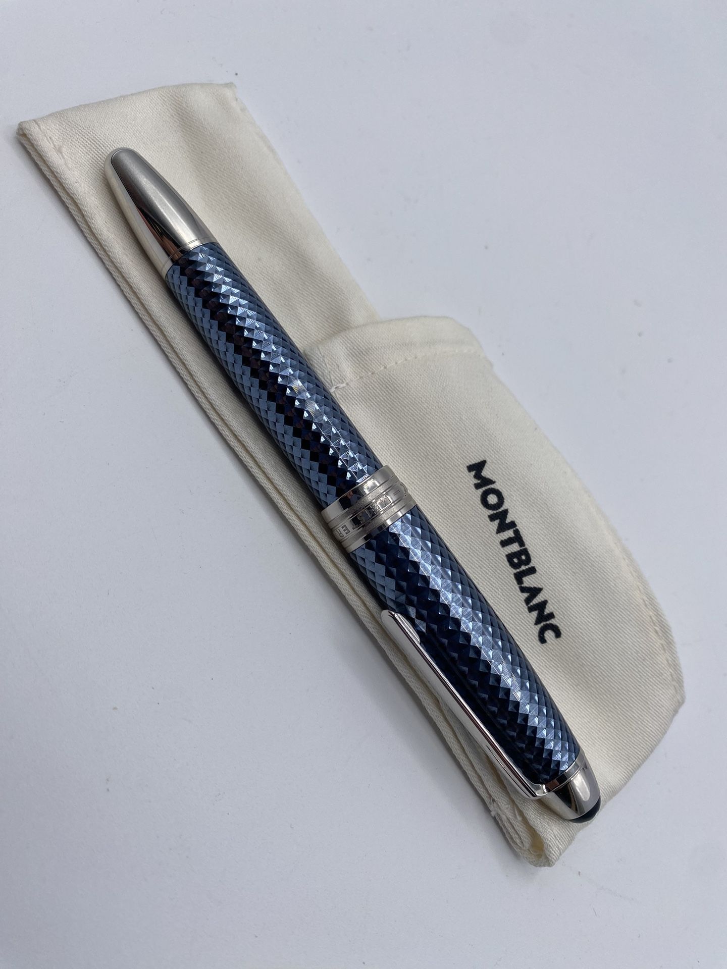 Montblanc Meisterstück Glacier Solitaire Rollerball Pen LeGrand Black ink 