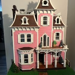 Vintage Beacon Hill Dollhouse Kit