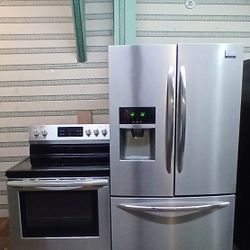 Fridigaire Fridge And Stove Combo