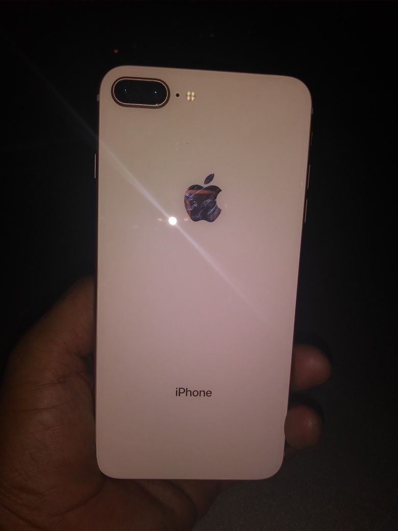 Hipone 8 plus desbloqueado 64 g tiene la pantalla quebrada solo se uso 2 meses es de color pink