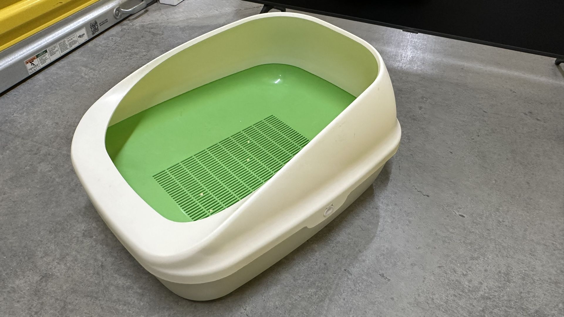 Cat Litter Box Will Pull Out Tray