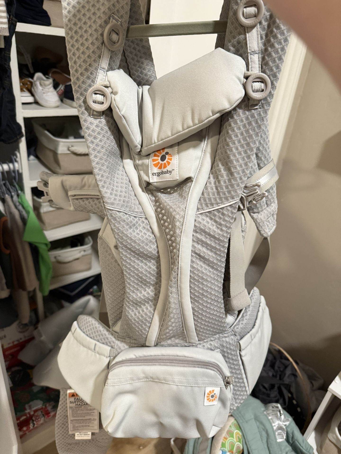 Ergo Baby Omni Breeze Carrier