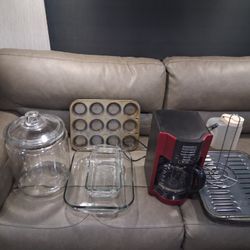 Variety of kitchen items 