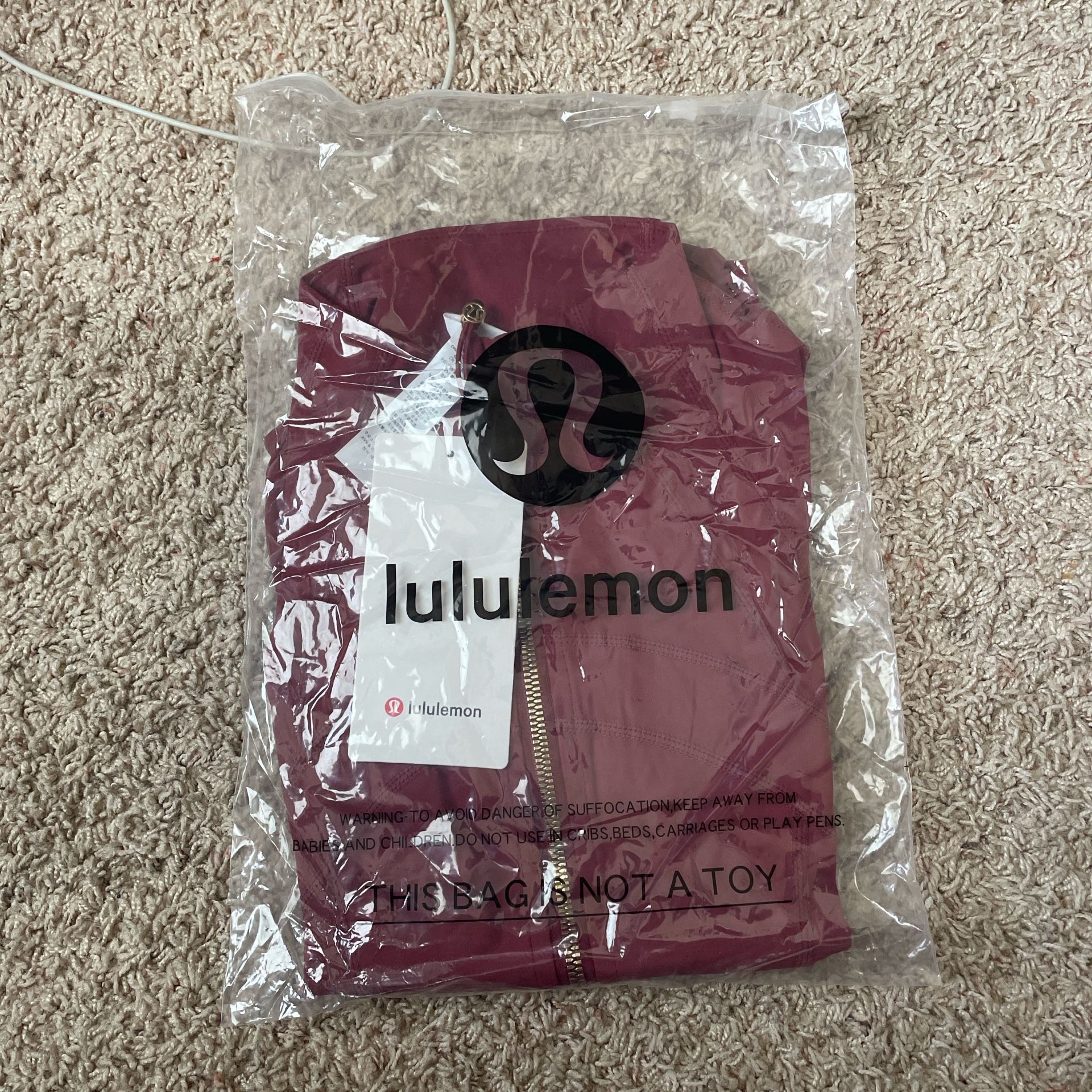BURGUNDY LULULEMON JACKET (READ DESCRIPTION)
