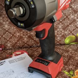 Milwaukee
M18 FUEL 18V Lithium-Ion Brushless Cordless 1/2 in. Impact Wrench with Friction Ring (Tool-Only)