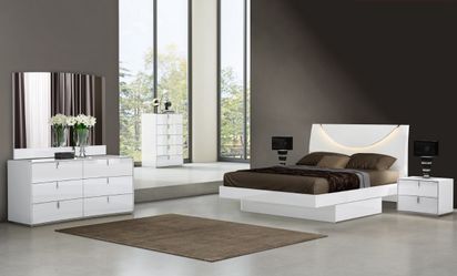 Bellagio White Lacquer queen Bed Set