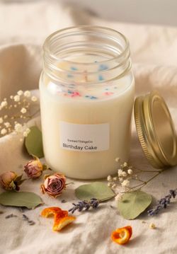 SweetpThingsCo Birthday Cake 16oz Jar Candle