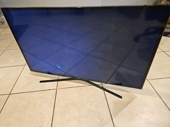 Samsung 50" Full HD 1080P Smart LED TV *CRACKED*