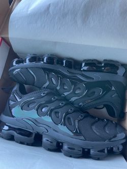 Nike Air VaporMax Plus Triple Black Sneakers