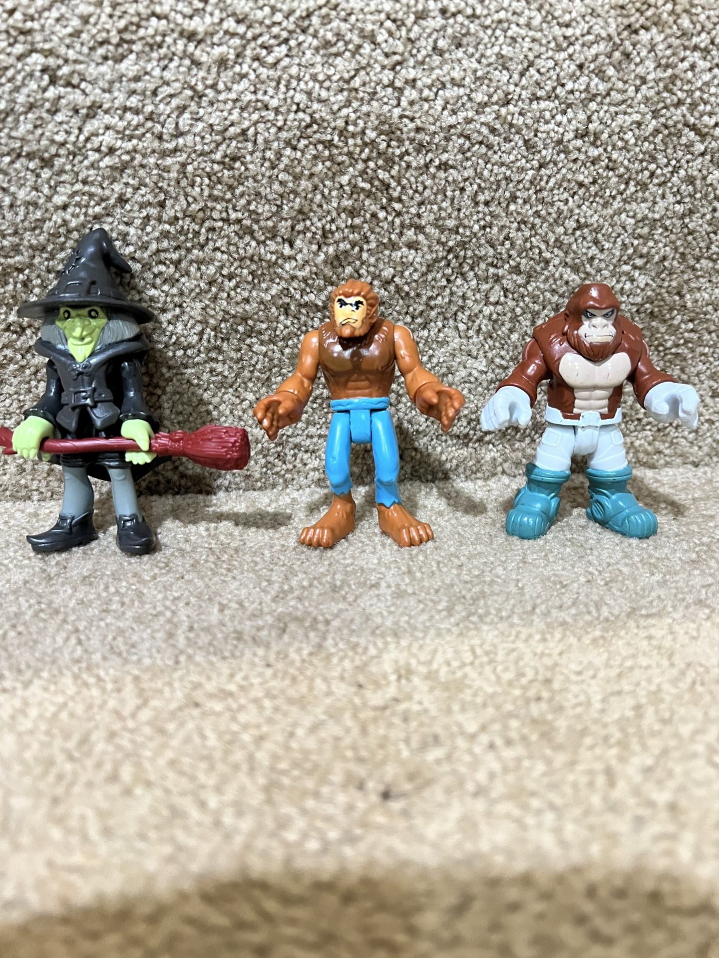 Imaginext Monster Witch & Wolf Man Werewolf & Yeti Bigfoot Halloween